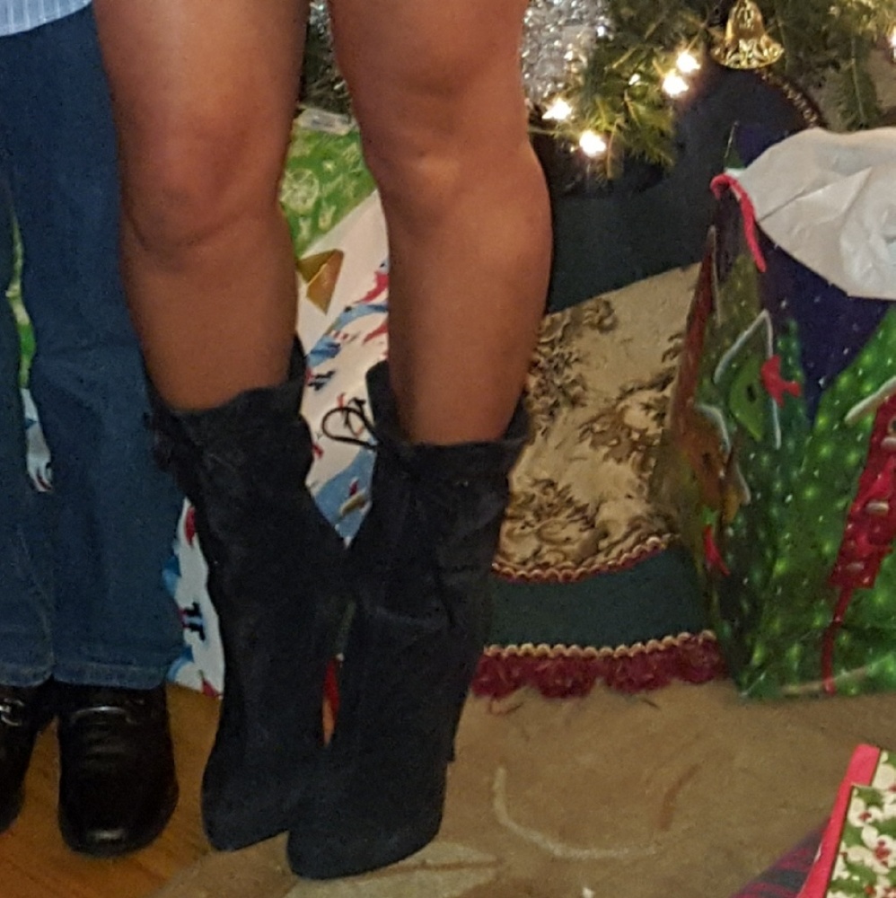 Louboutin suede booties with lace - Picture 2 of 4